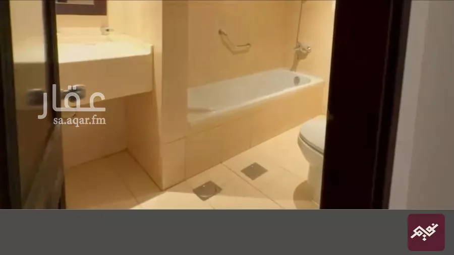 شقة 5 غرف في المنطقة المركزية 4