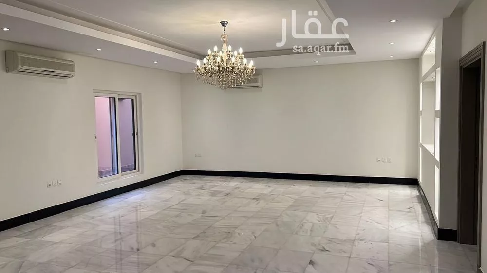 فيلا 5 غرف في الملقا 3