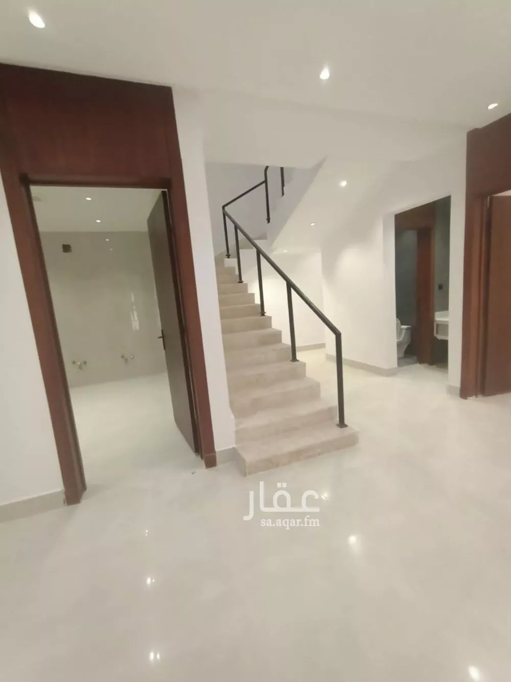 5 bedroom floor in Tuwaiq 2