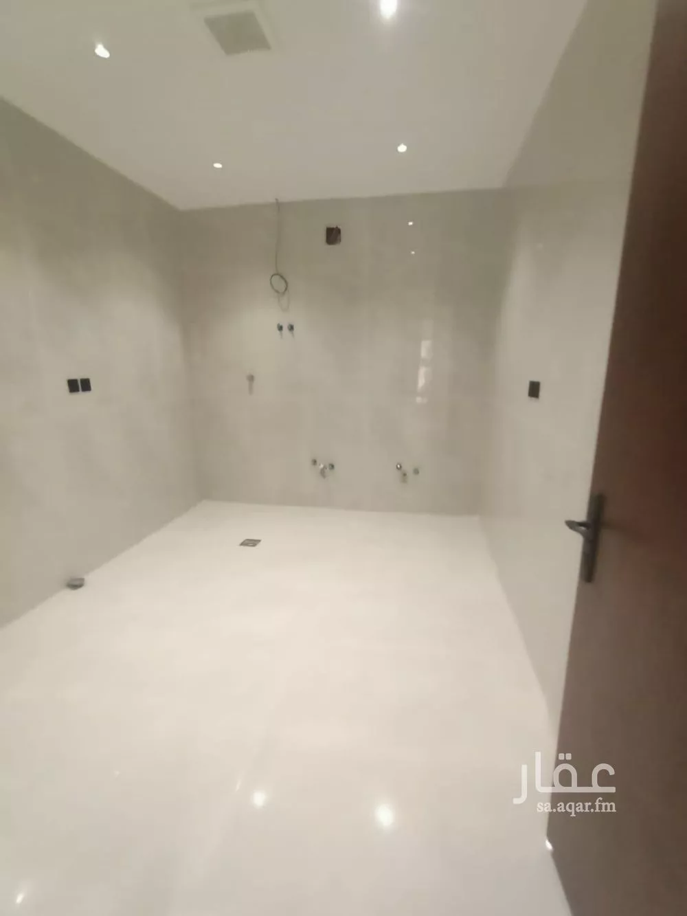 5 bedroom floor in Tuwaiq 3