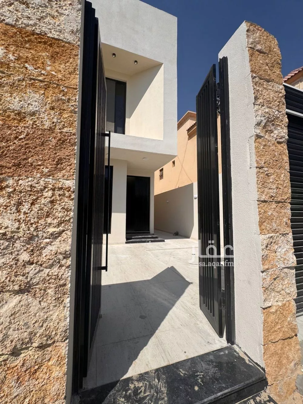 6 bedroom villa in At Tahliyah 1