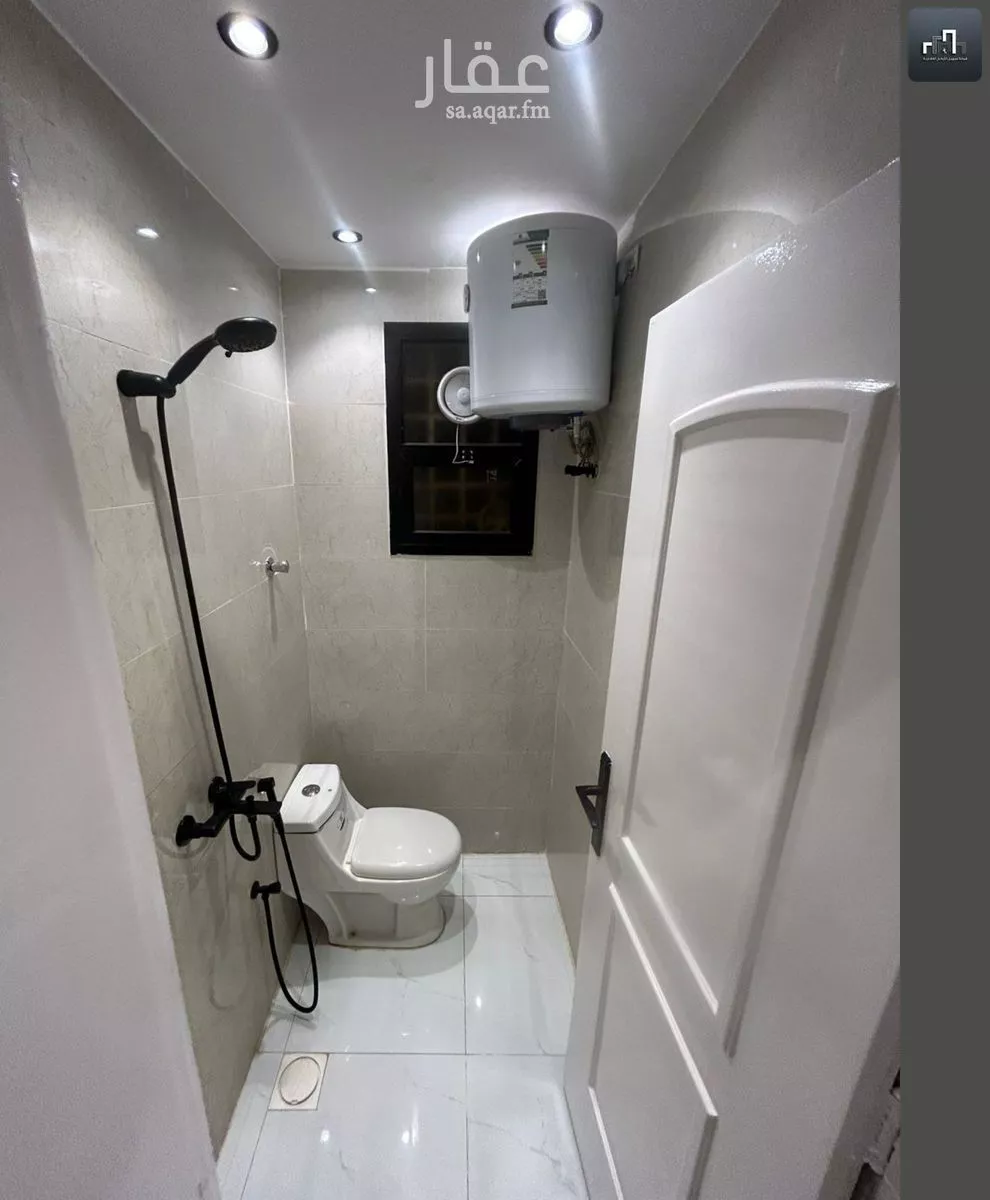 شقة 1 غرف في الملقا 4