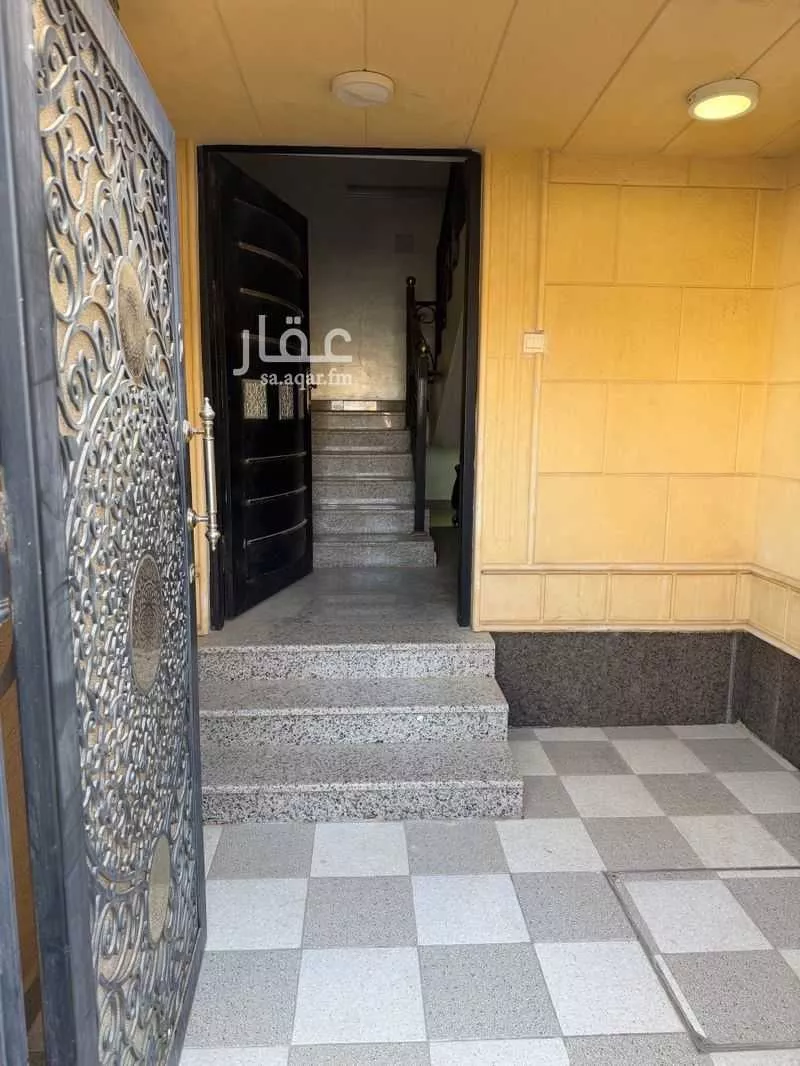 3 bedroom floor in Al Rabwa 1