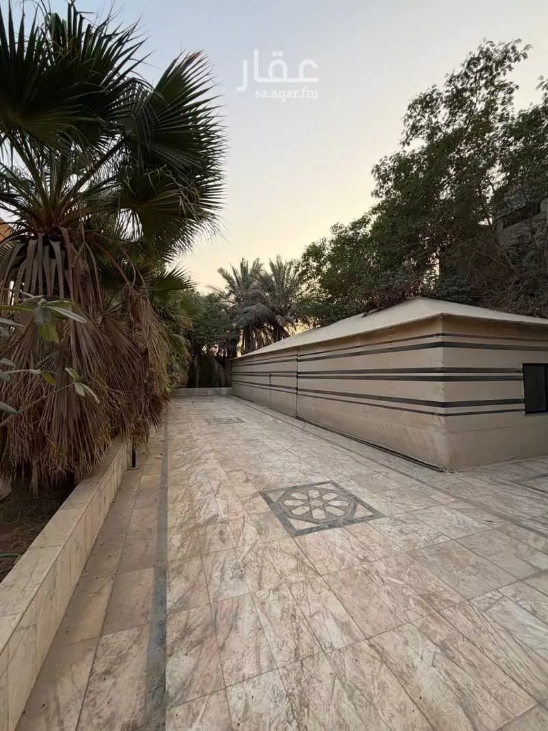 أرض 348 م² في الصناعية 5