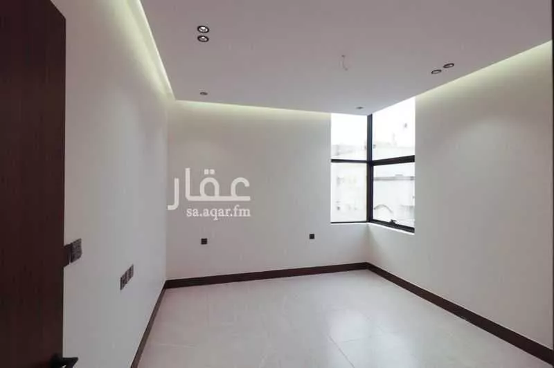 شقة 4 غرف في الروضة 5