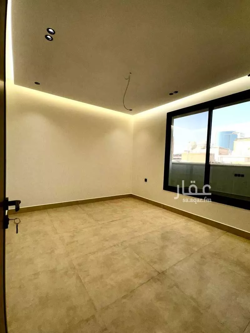 شقة 4 غرف في الروضة 3