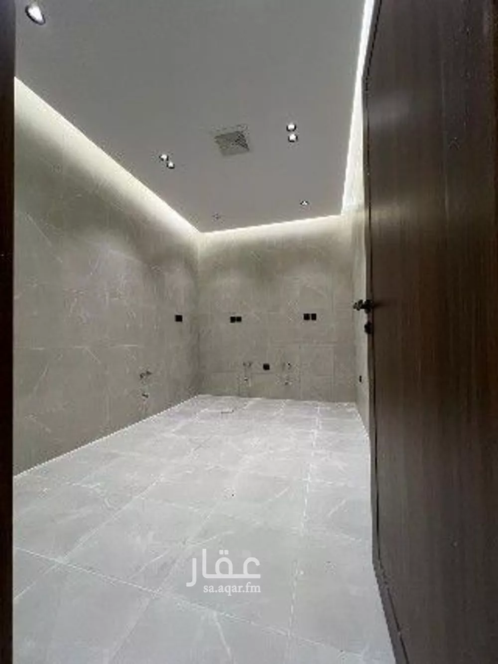 شقة 4 غرف في الروضة 3