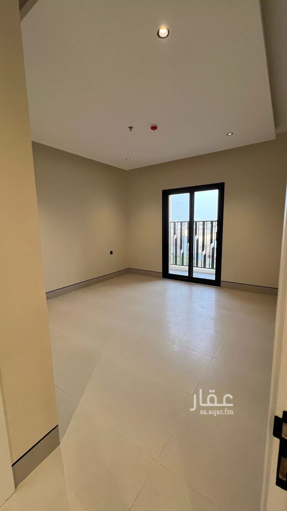 3 bedroom apartment in King Fahd, Riyadh 6