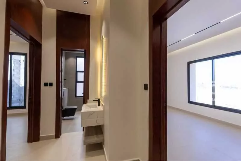 شقة 4 غرف في الشرق 2