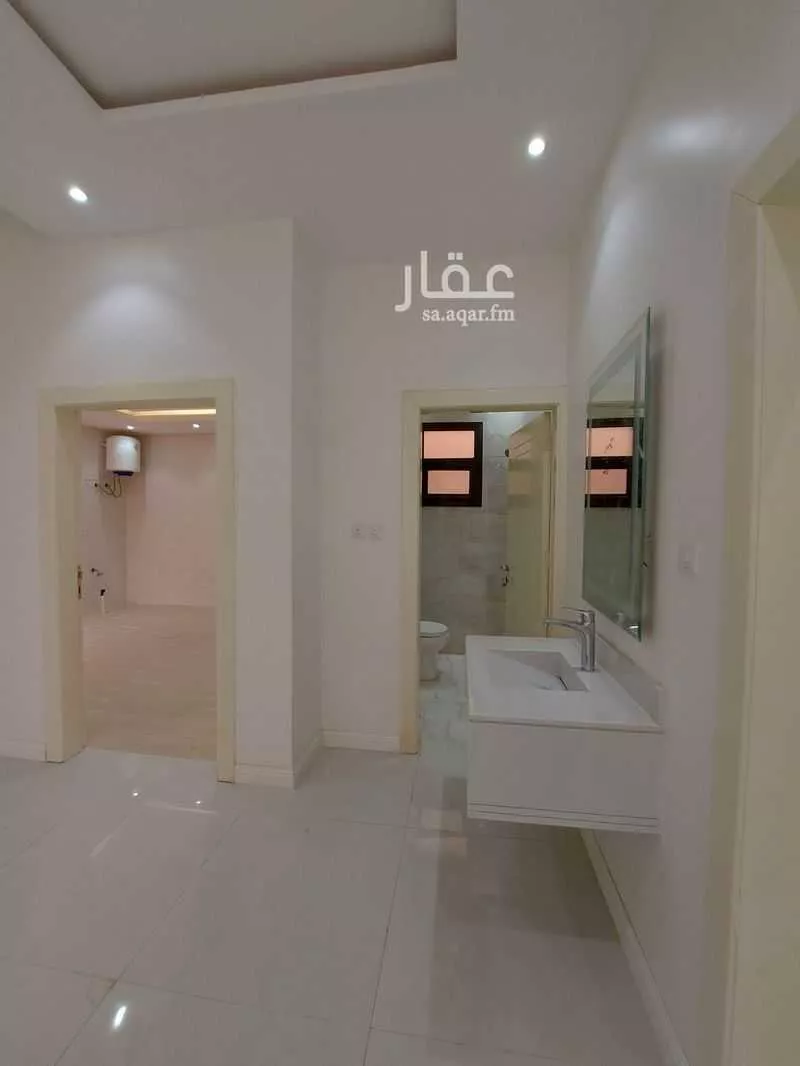 5 bedroom villa in Al Ghnamiah, Riyadh 9