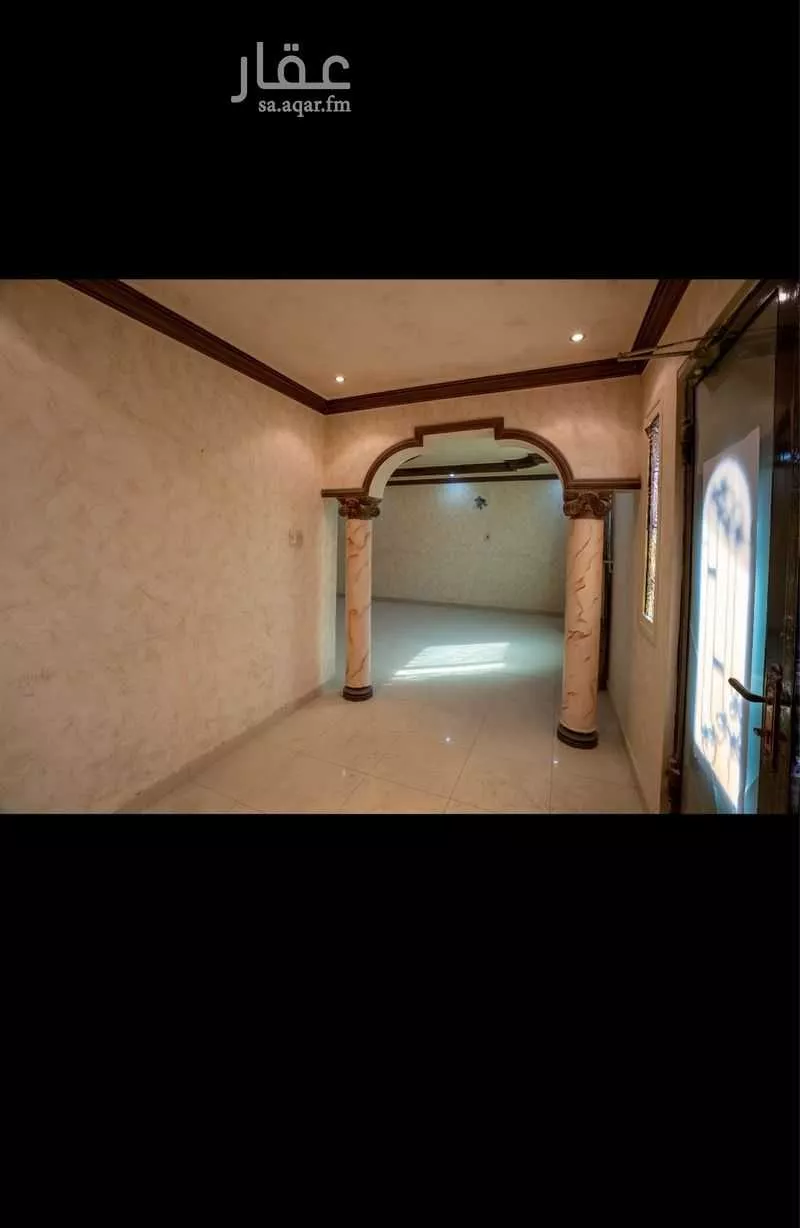 8 bedroom villa in East Beach 4