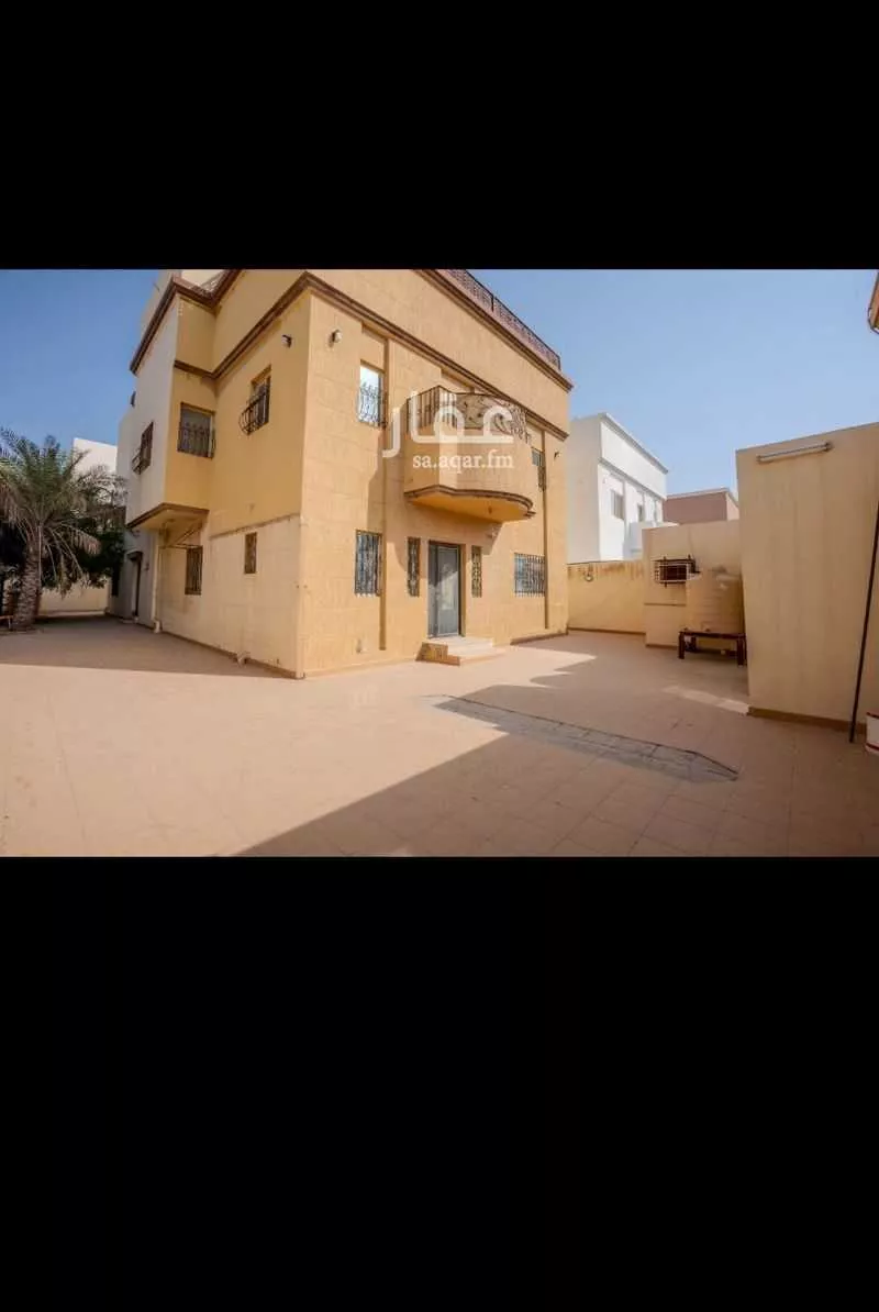 8 bedroom villa in East Beach 3