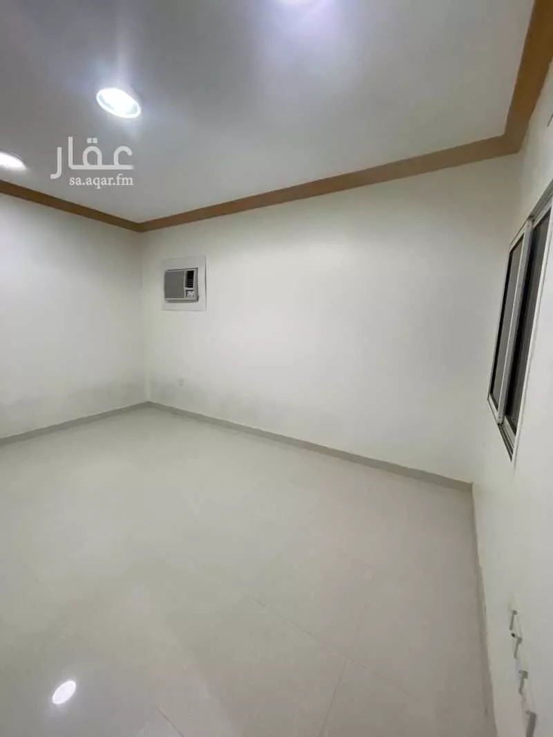 شقة 3 غرف في عرقة 4