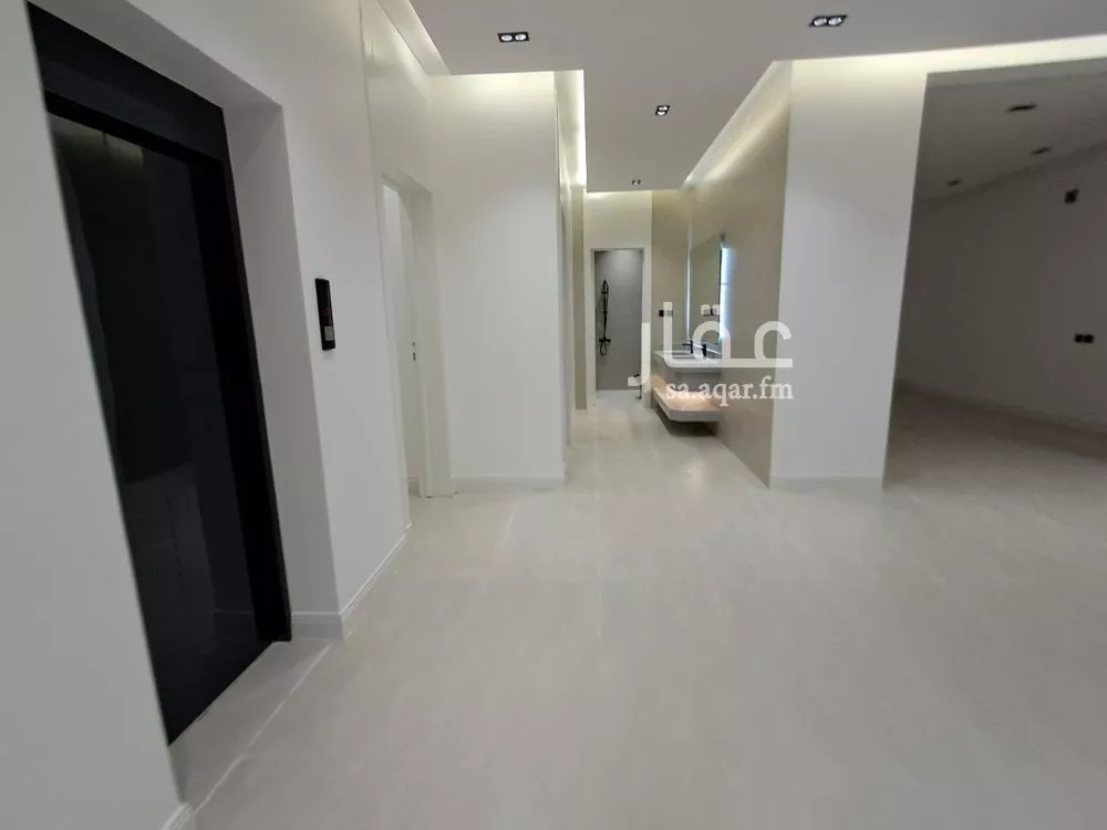 5 bedroom villa in Dhahrat Laban 3