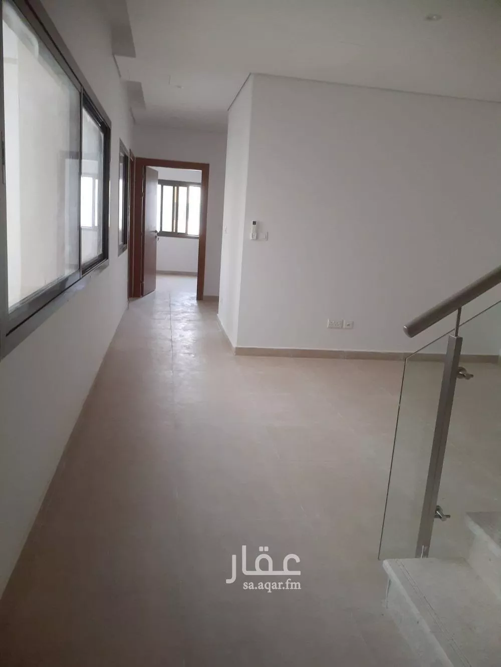 فيلا 4 غرف في العارض 3