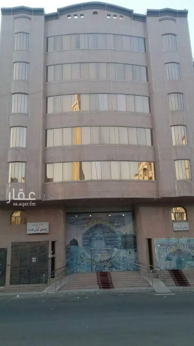 عمارة 594 م² في الجامعة 1