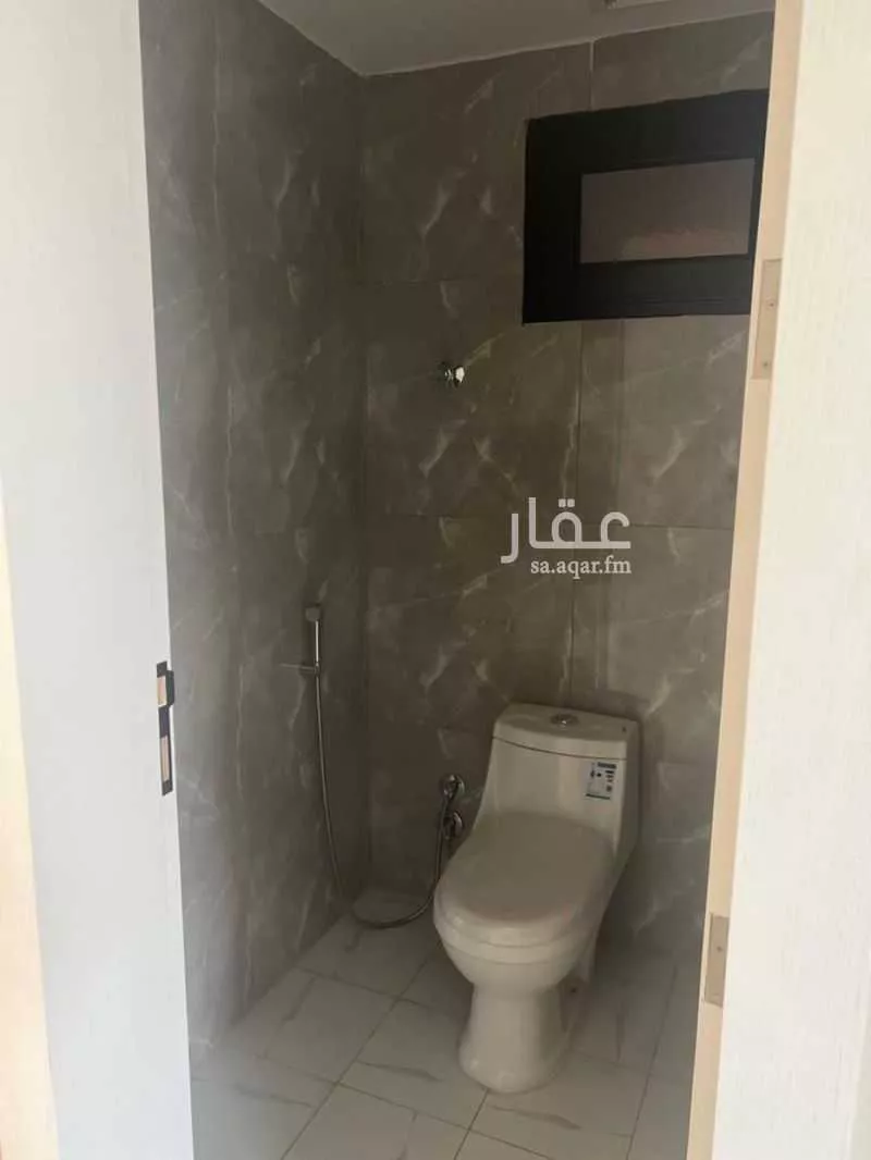 شقة 3 غرف في الحمرا 4