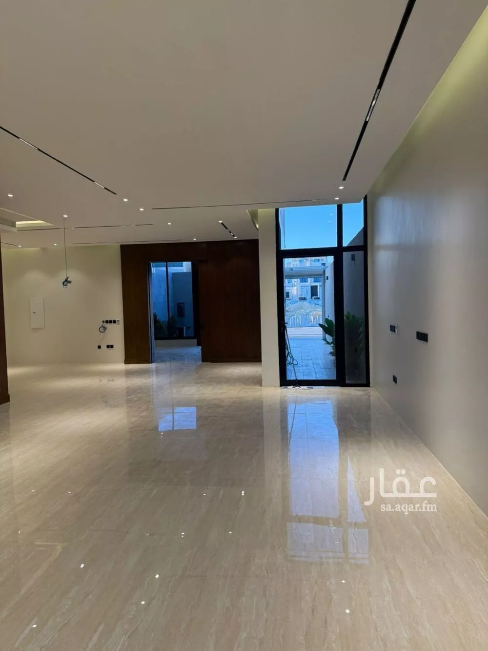 فيلا 6 غرف في النرجس 4