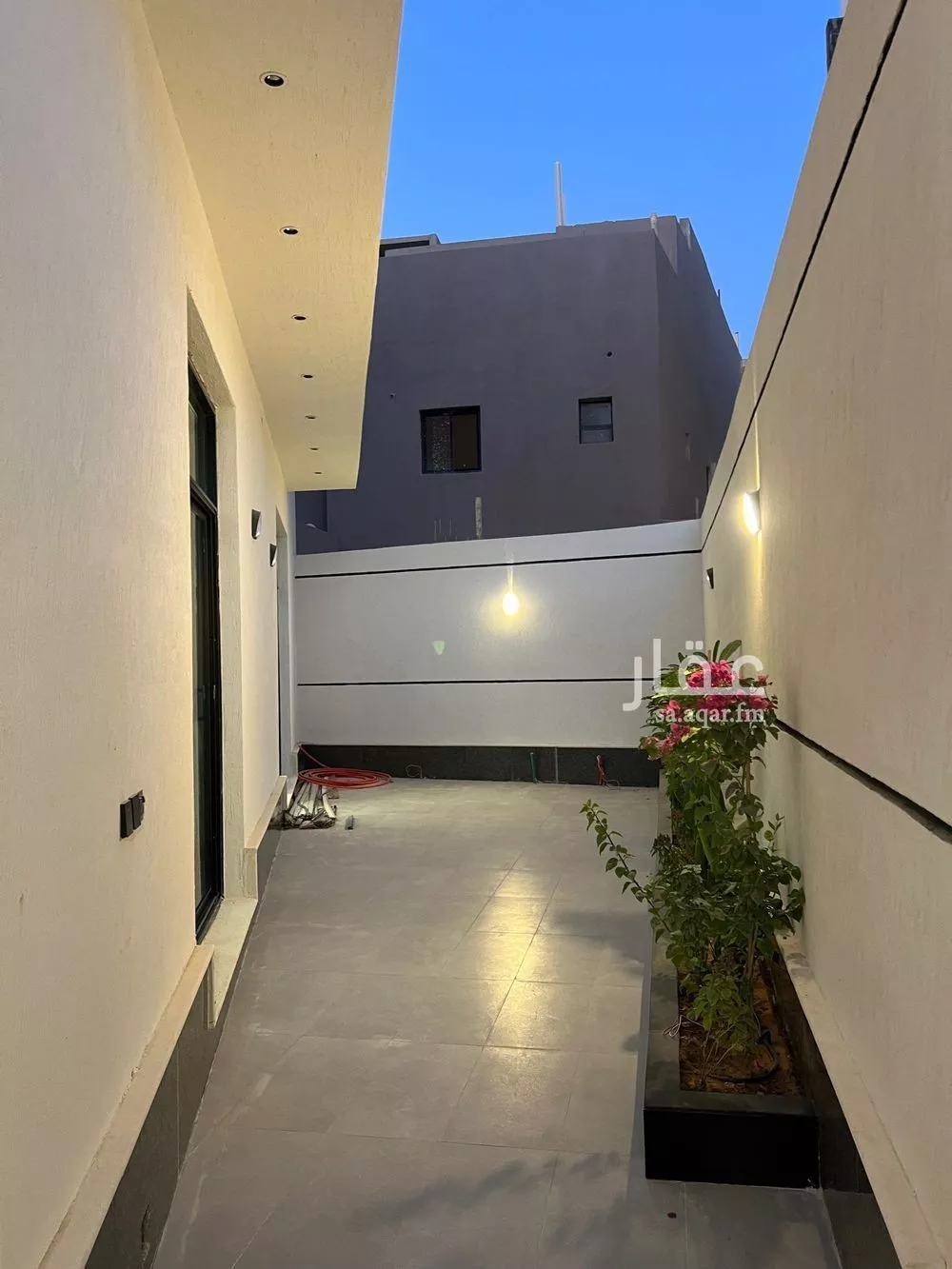 فيلا 5 غرف في الجنادرية 3