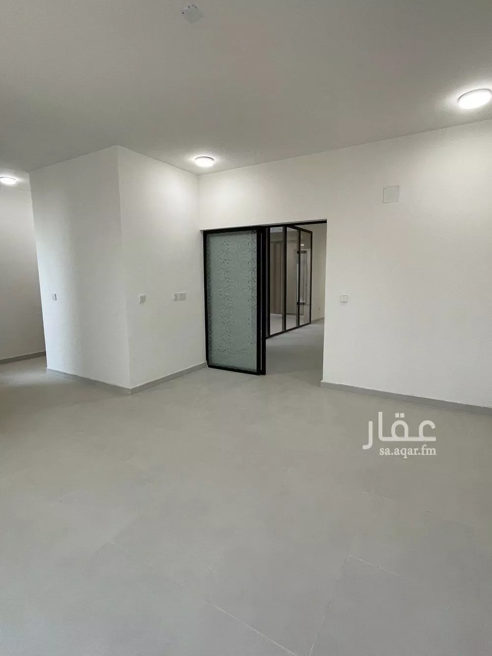 فيلا 4 غرف في العارض 3