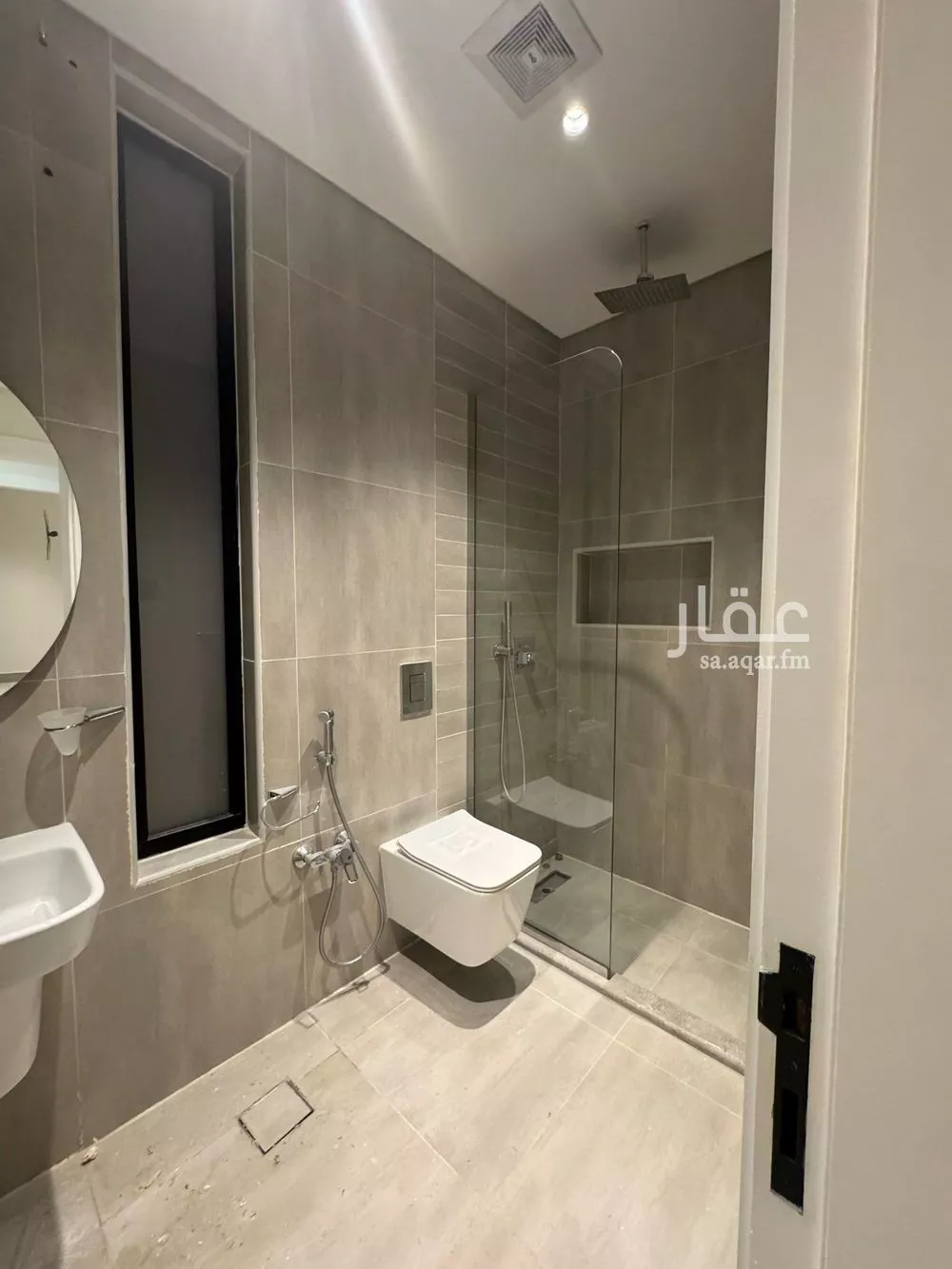 شقة 3 غرف في البحر 4