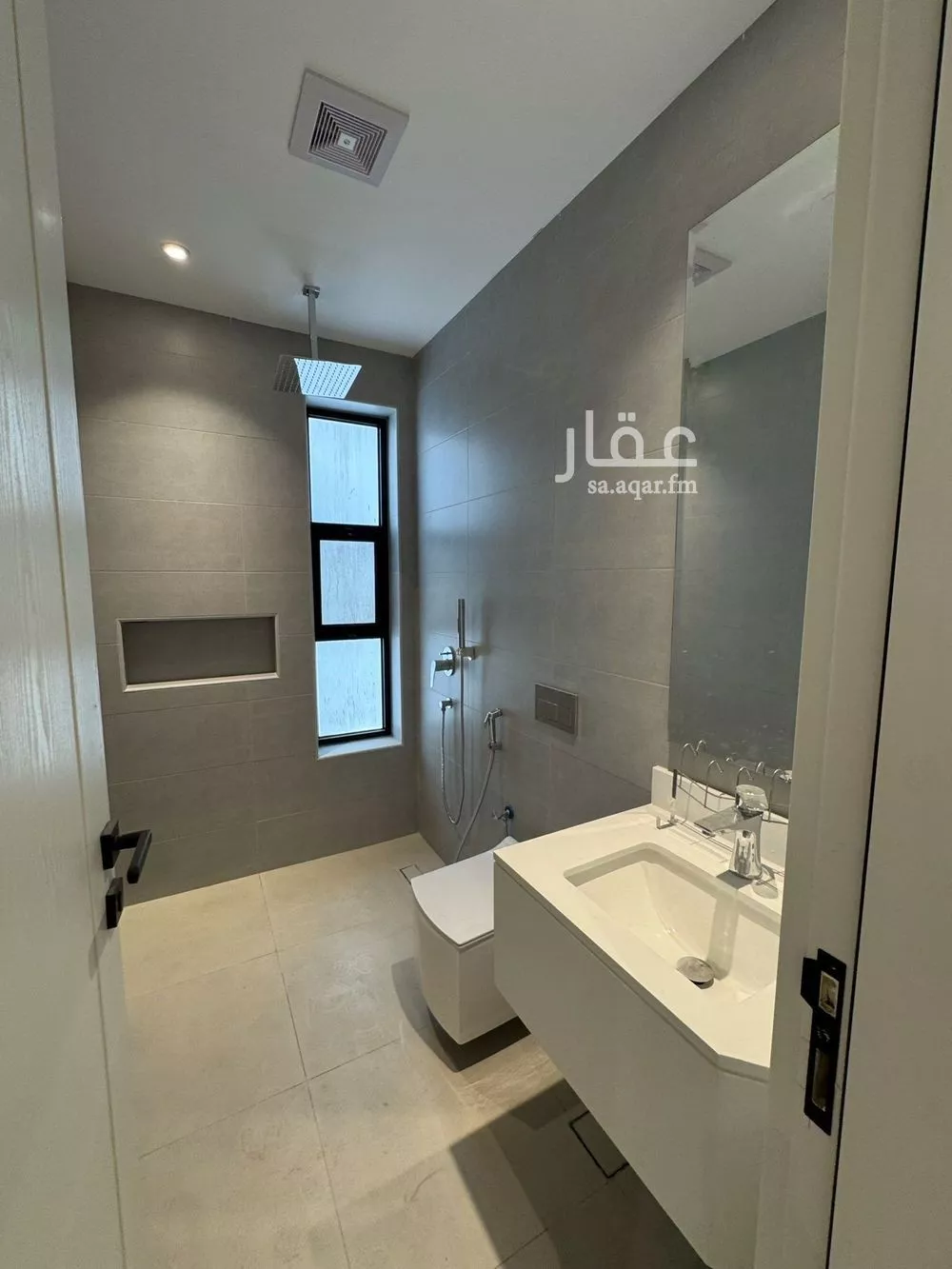 شقة 3 غرف في البحر 4