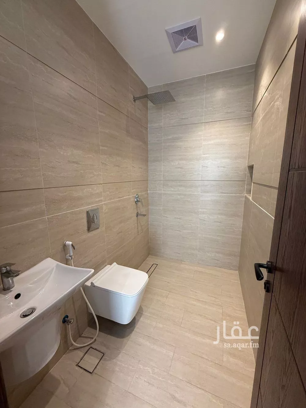 شقة 3 غرف في السيف 5