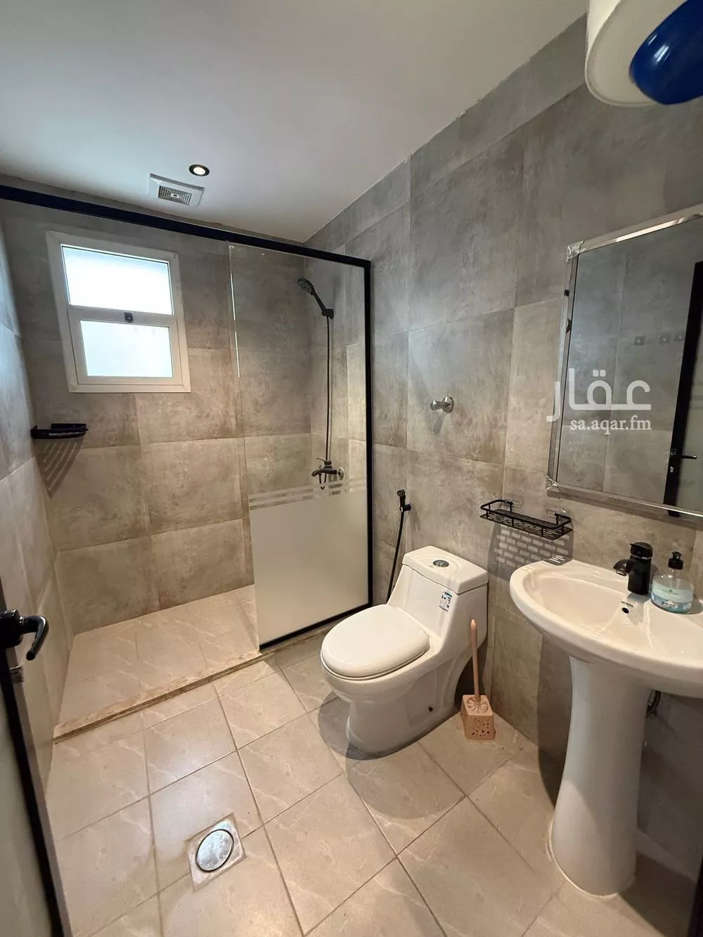 4 bedroom apartment in Al Hamra, Eastern Province 7