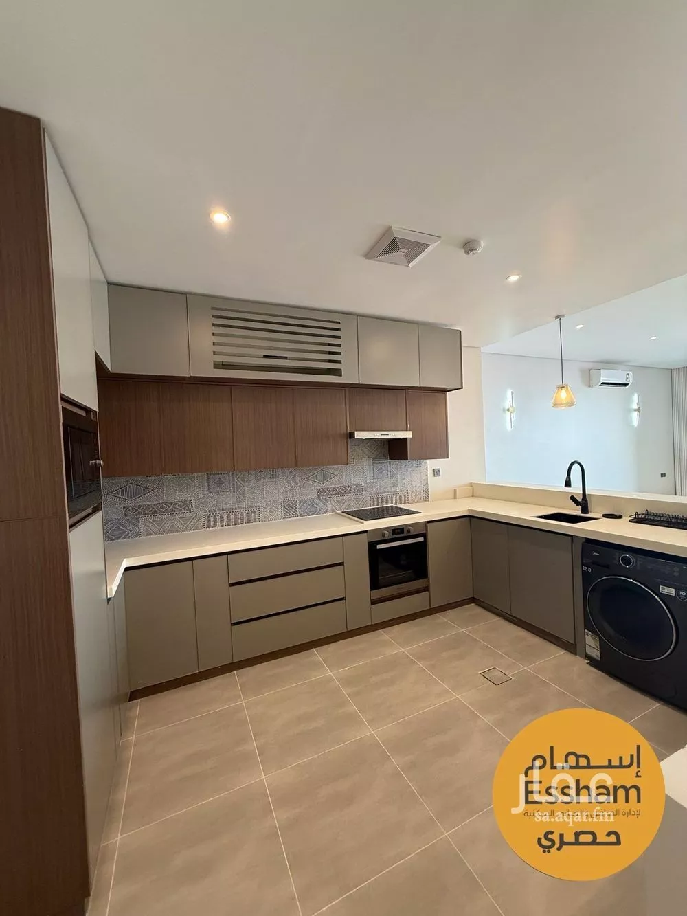 3 bedroom apartment in Al Bahr 4