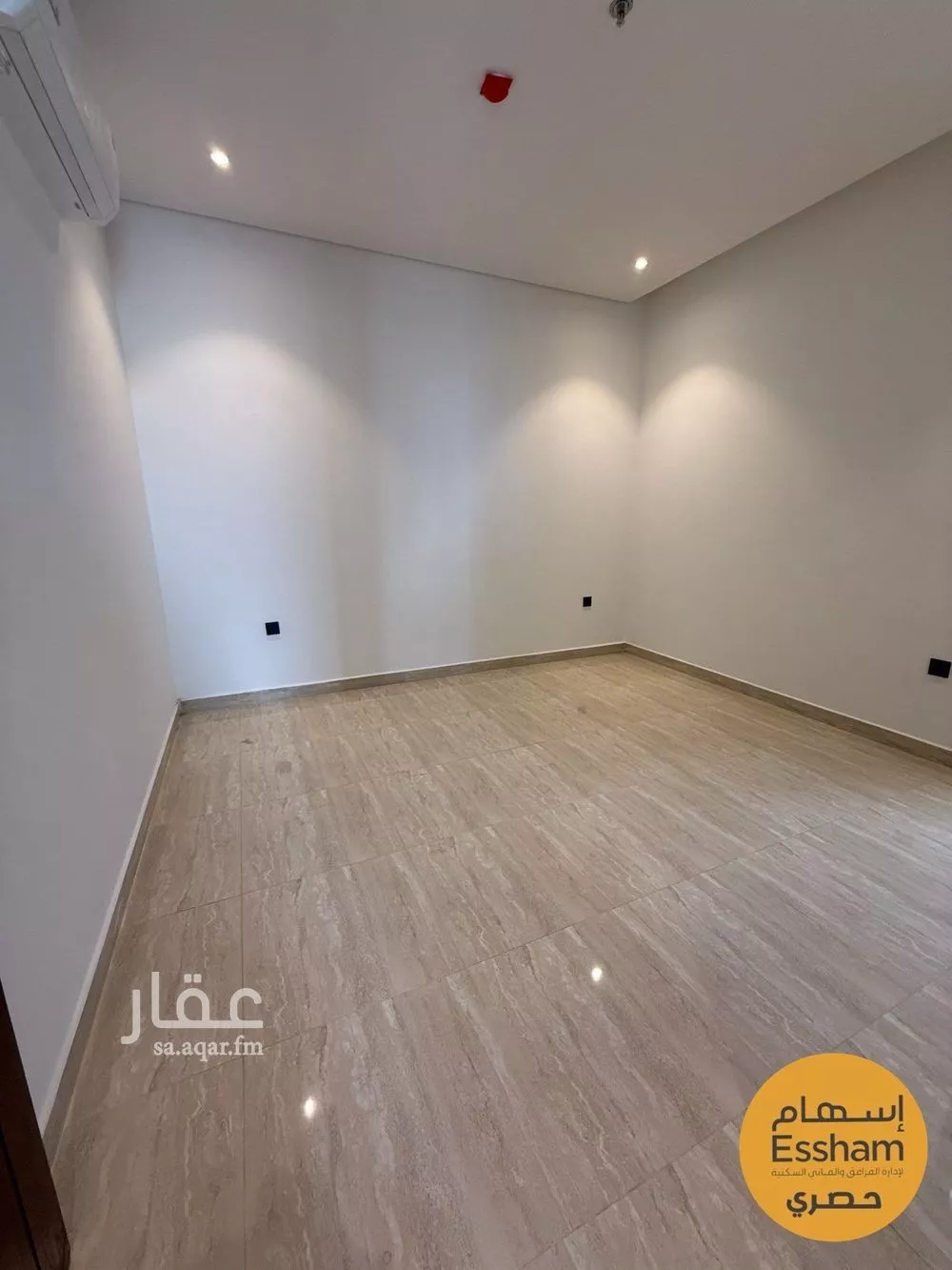 شقة 3 غرف في السيف 4