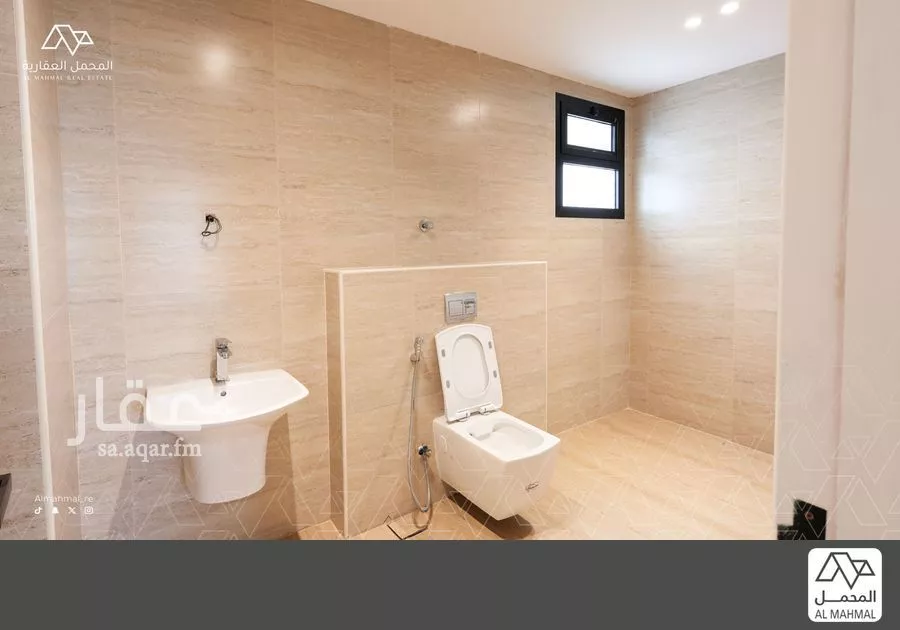 5 bedroom villa in Al Hamra, Eastern Province 17