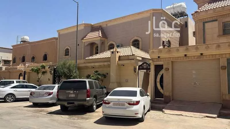 5 bedroom villa in Al Khaleej 2
