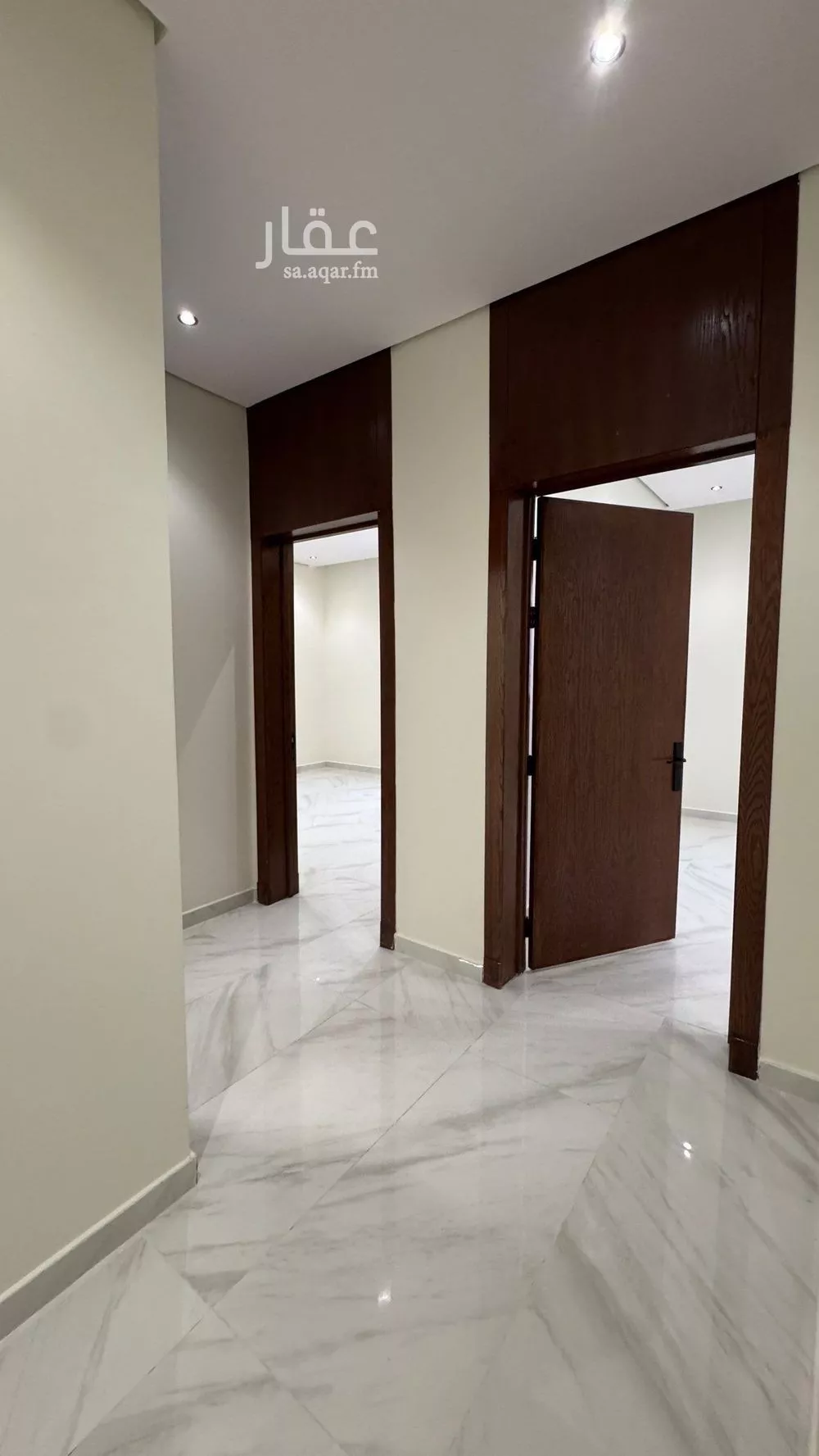 فيلا 5 غرف في الخليج 3