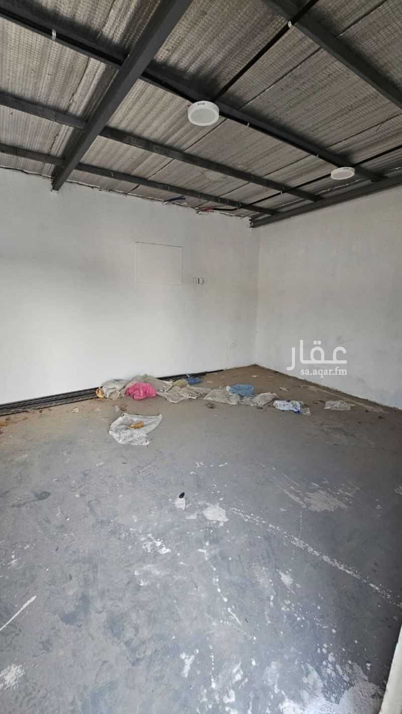 2 bedroom warehouse in Al Duraidi, Eastern Province 4