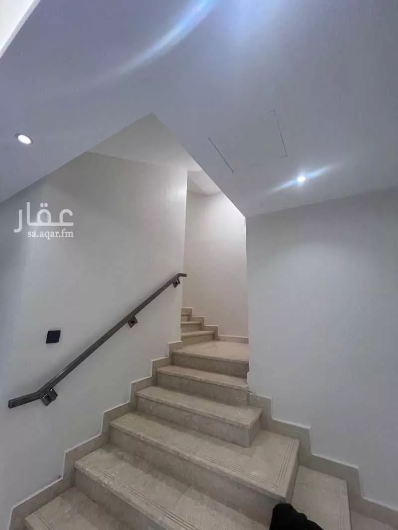 فيلا 5 غرف في الجنادرية 5