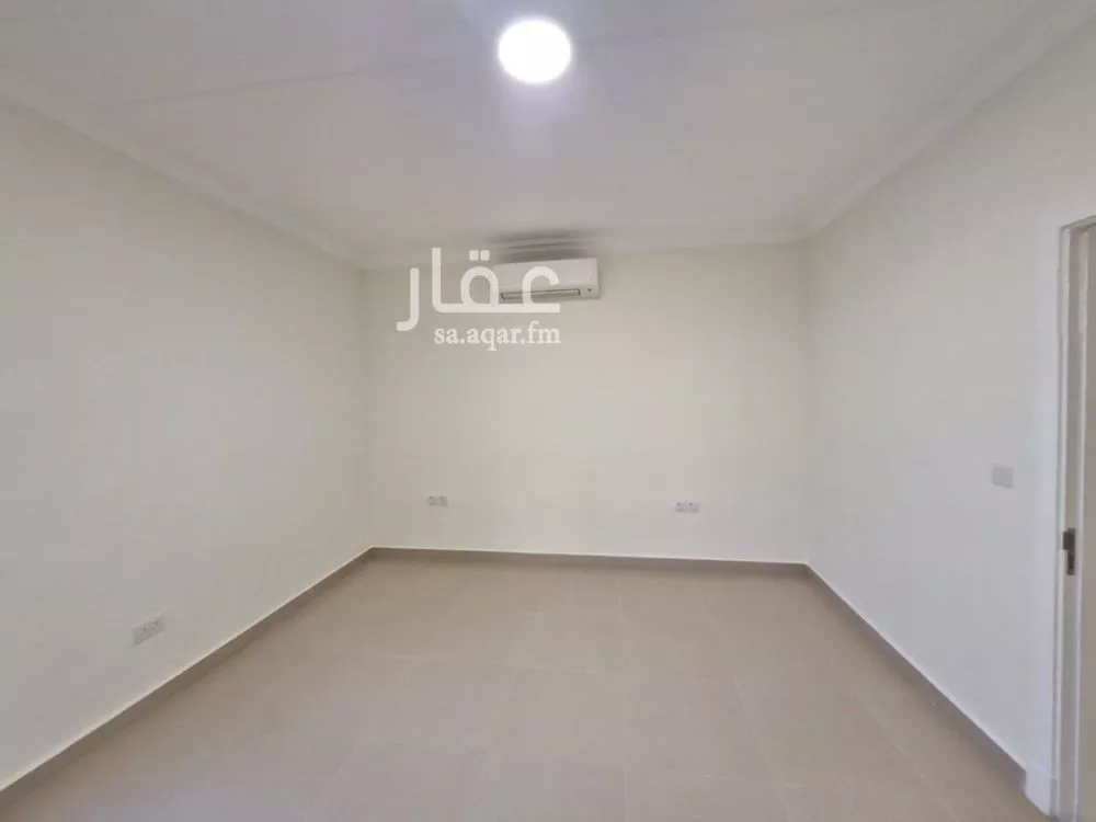4 bedroom villa in Riyadh 15