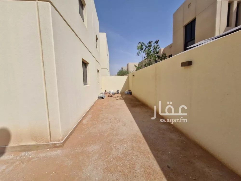 4 bedroom villa in Riyadh 7