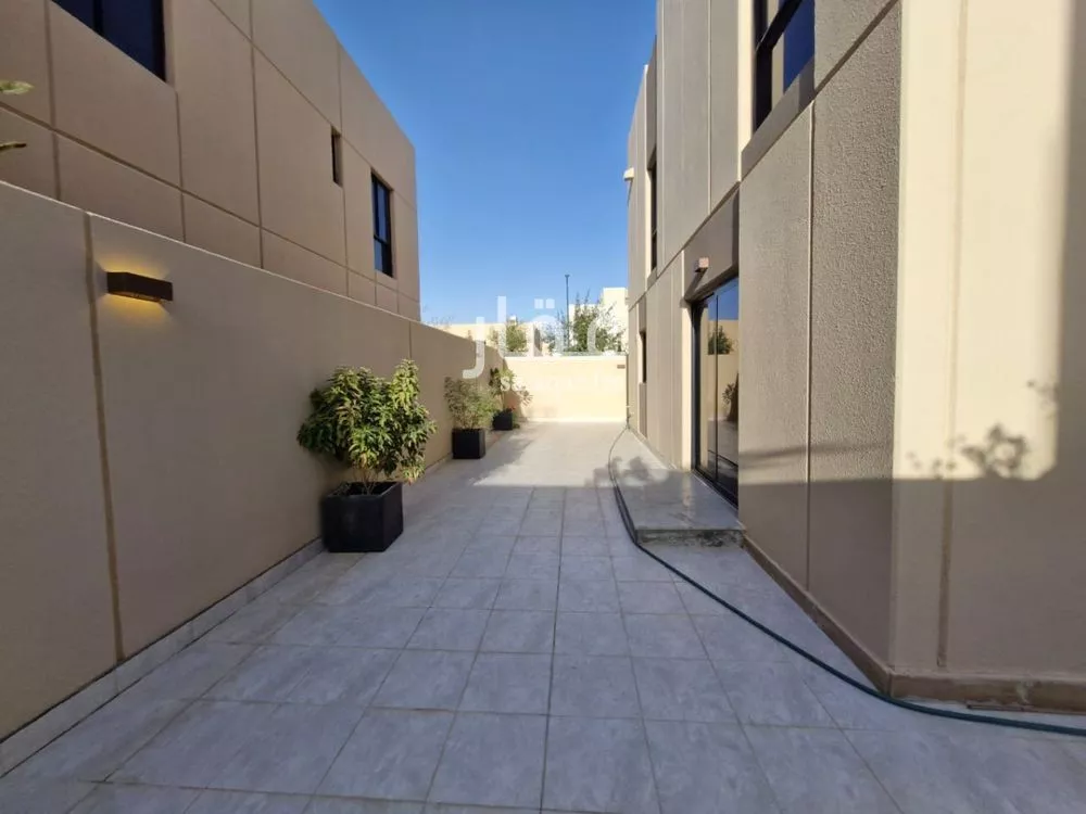 4 bedroom villa in Riyadh 7