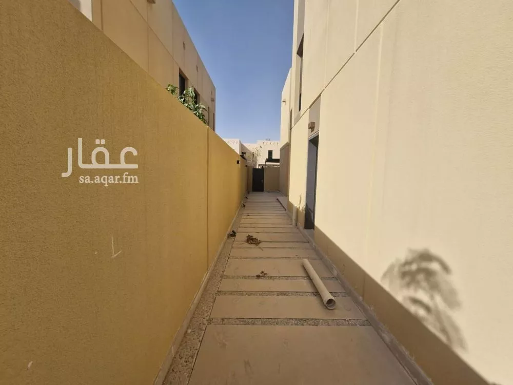 4 bedroom villa in Riyadh 10