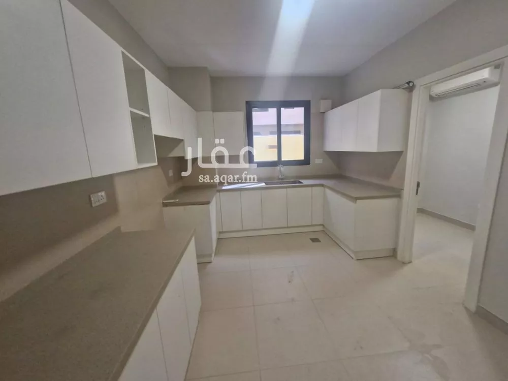 4 bedroom villa in Riyadh 7