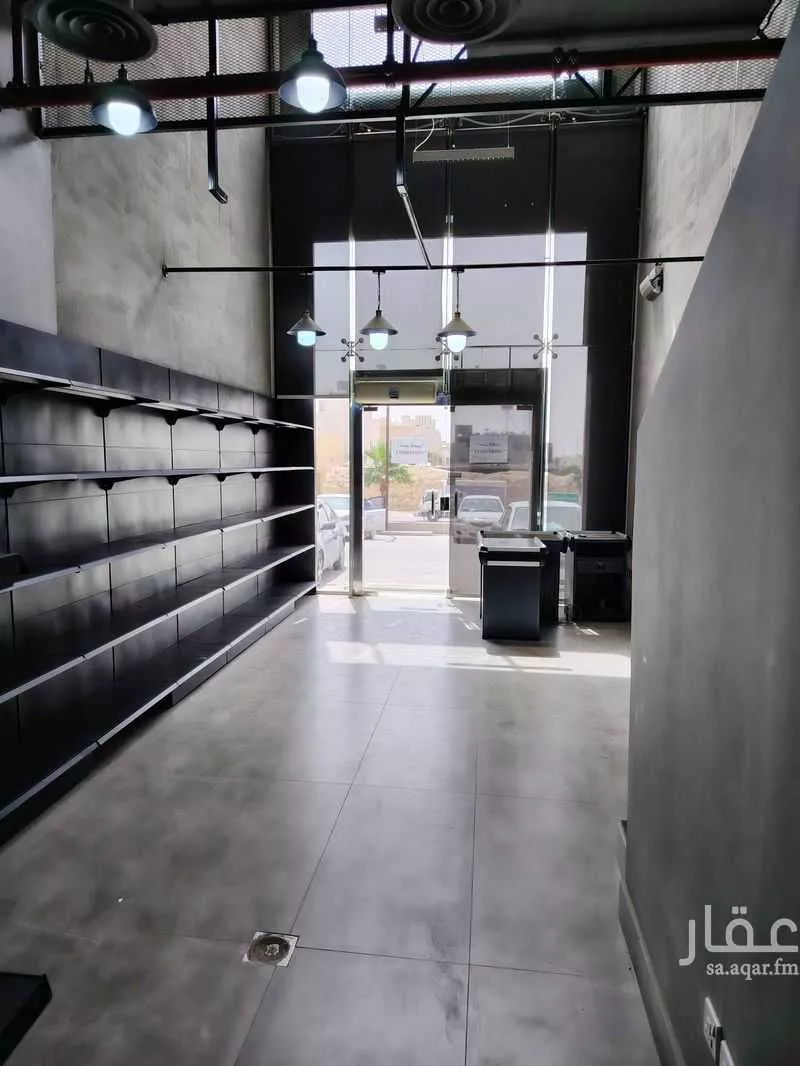 محل 900 م² في الملقا 3