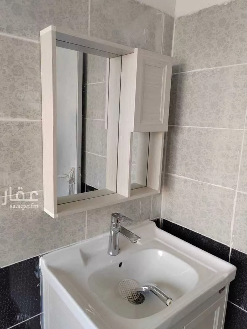 عمارة 750 م² في النخيل 2