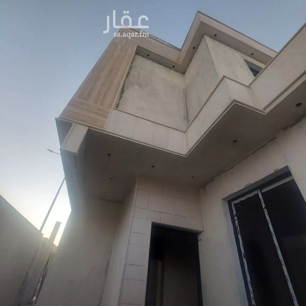 فيلا 5 غرف في العارض 4