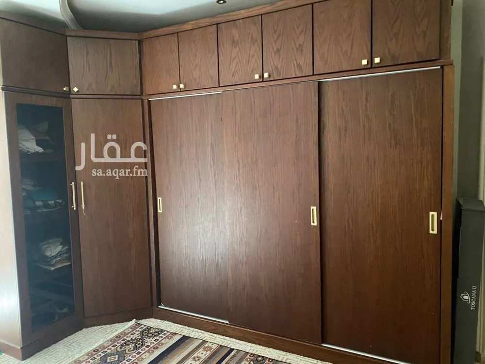 فيلا 10 غرف في عرقة 4