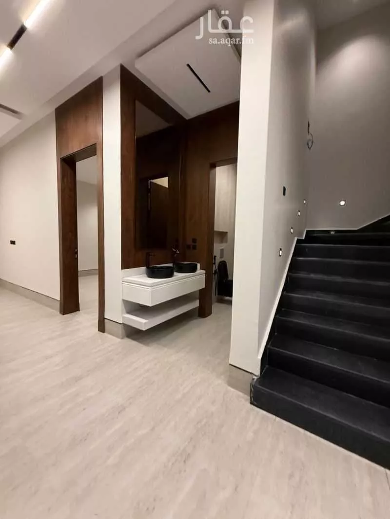 5 bedroom villa in Al Narjis 5