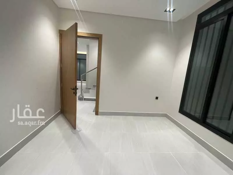 فيلا 6 غرف في العريجاء الغربية 3