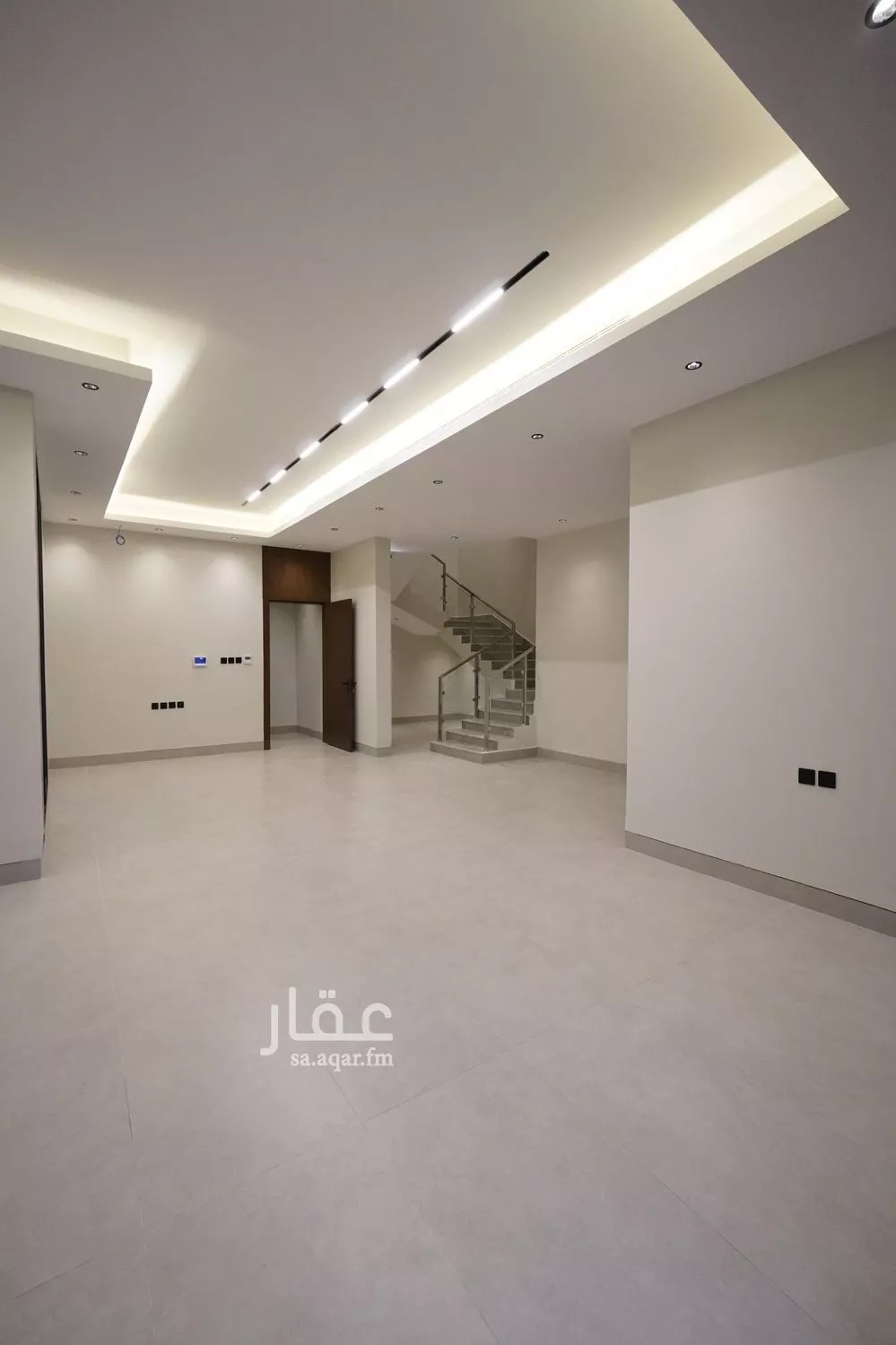 فيلا 4 غرف في العارض 3