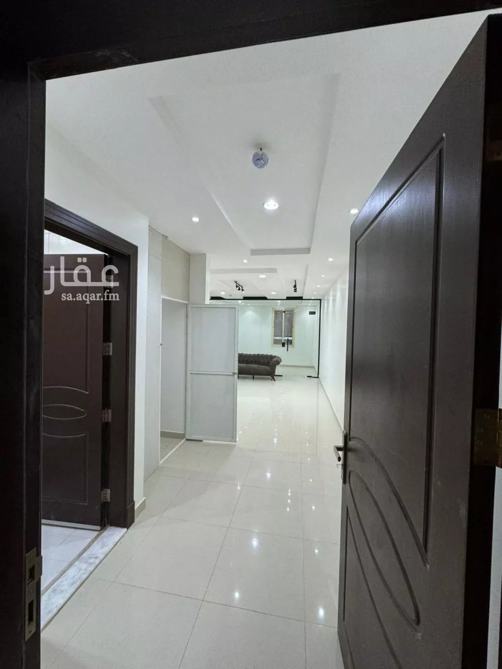 900 sqm office in Al Mahdiyyah 3