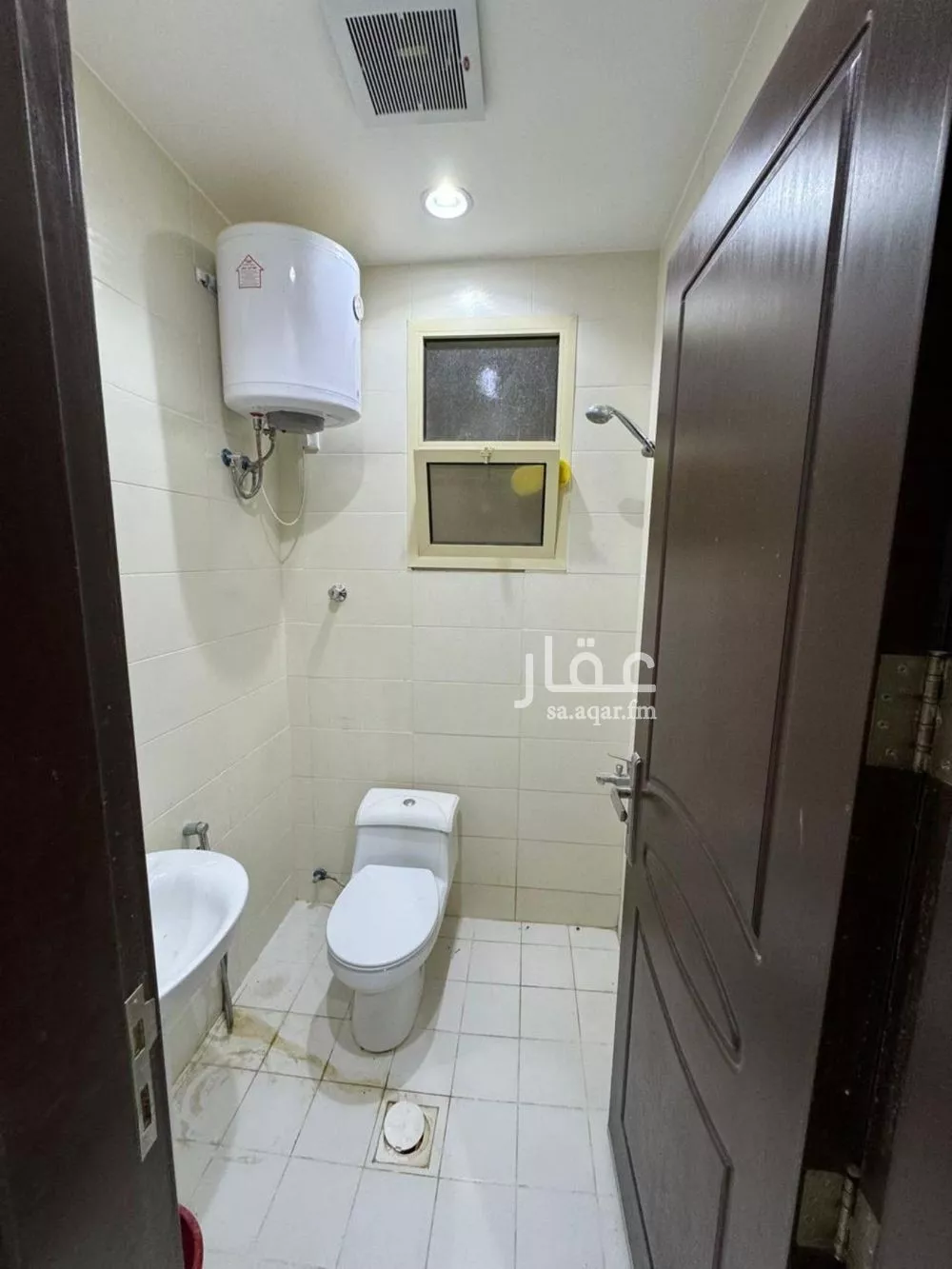 900 sqm office in Al Mahdiyyah 2