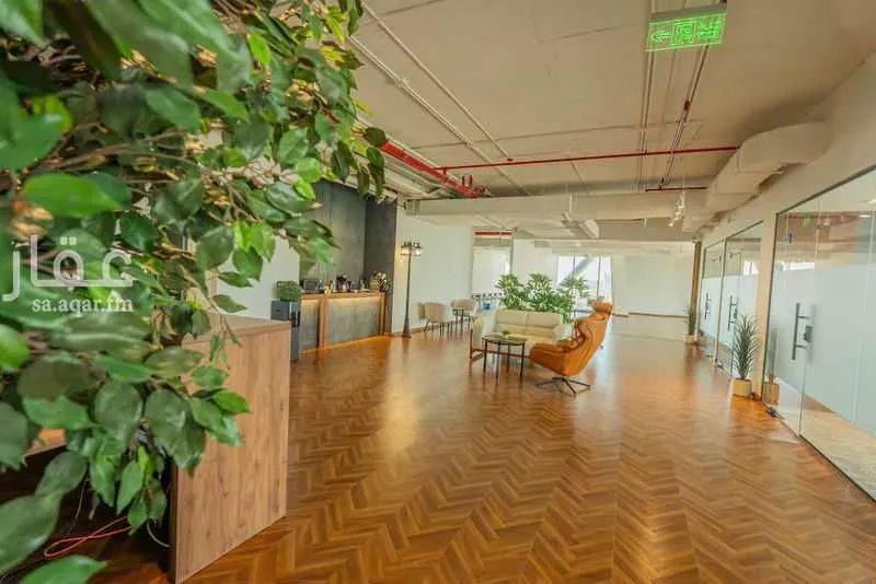 مكتب 630 م² في العليا 2